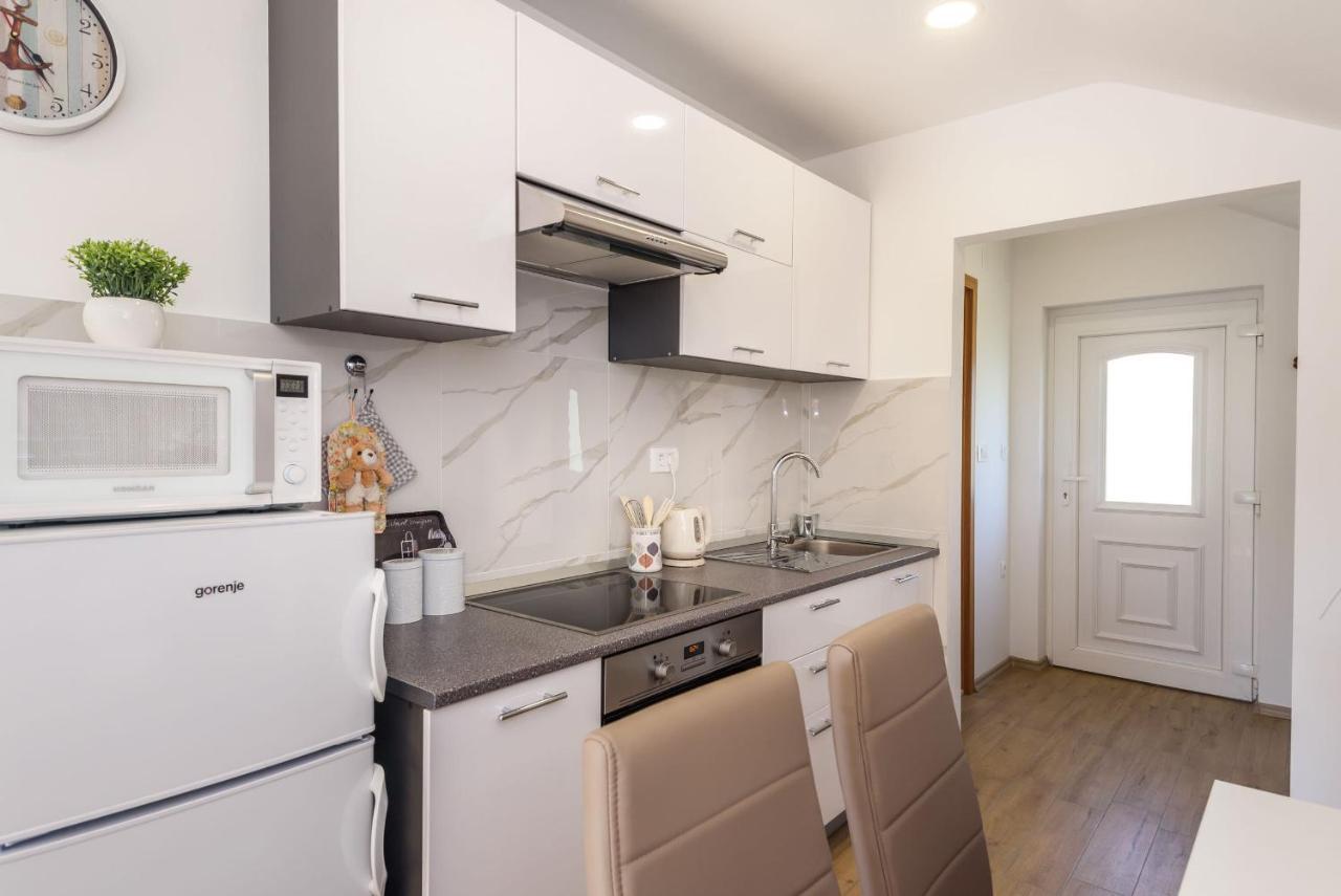 Bonaca Lägenhet Rogotin Exteriör bild